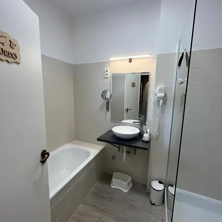 Aventurin House ***