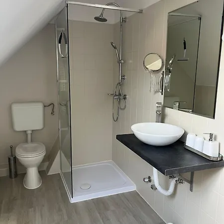 Aventurin House *** Πανσιόν