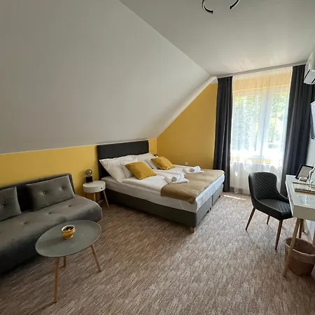 Aventurin House *** Affittacamere