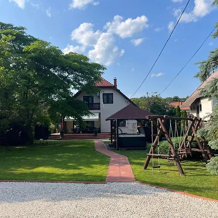 Aventurin House *** Affittacamere Révfülöp