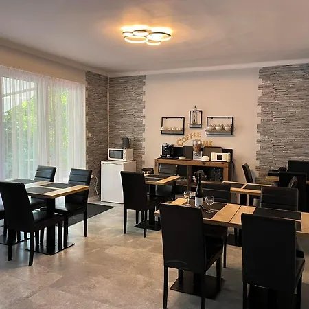 Aventurin House *** Révfülöp