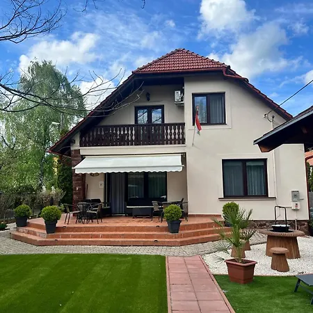 Guest house Aventurin House *** *