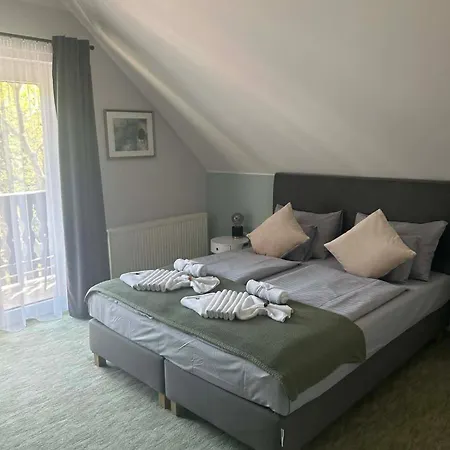Aventurin House *** Πανσιόν