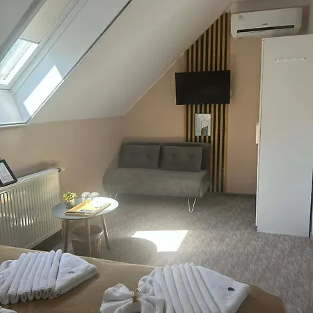 Aventurin House *** * Révfülöp