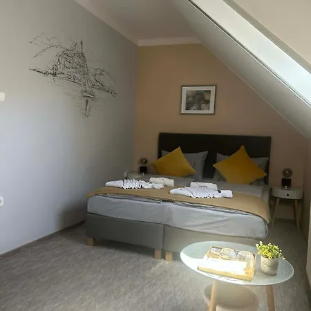 Aventurin House *** Πανσιόν *