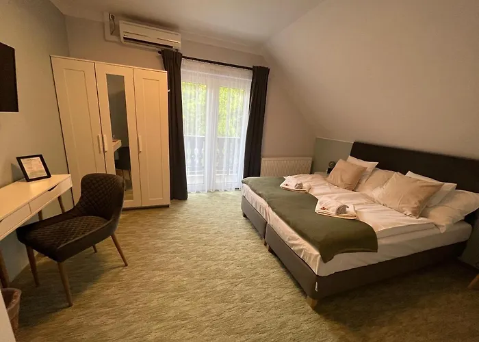 Vendégház Aventurin House *** Révfülöp