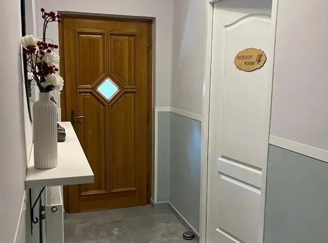 Гостевой дом Aventurin House *** Ревфюлёп