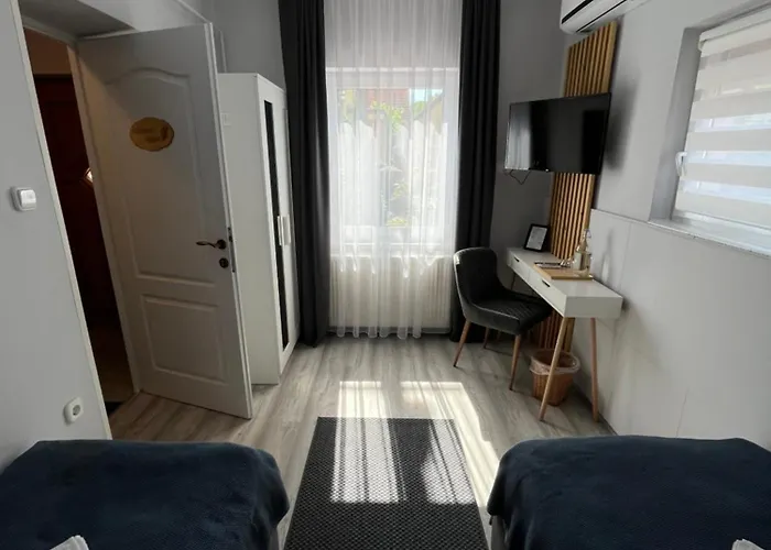 Гостевой дом Aventurin House *** Ревфюлёп