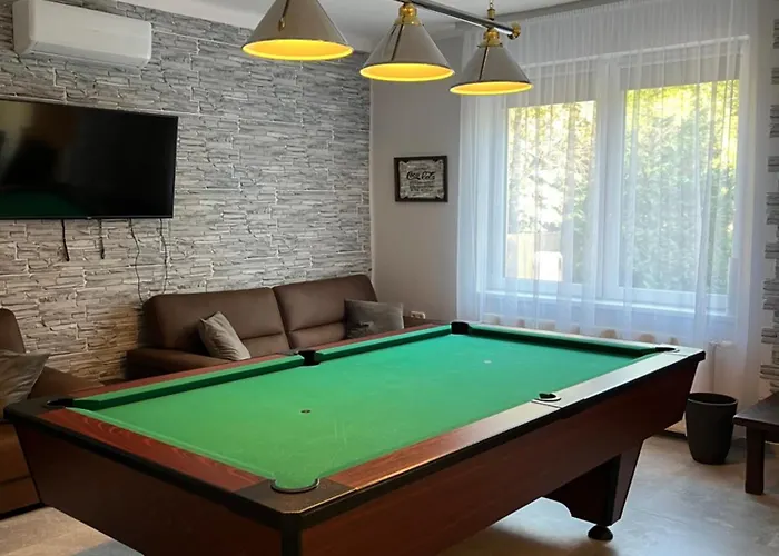 Aventurin House *** Ревфюлёп