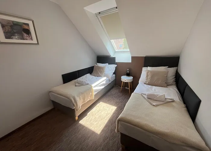 Гостевой дом Aventurin House *** Ревфюлёп