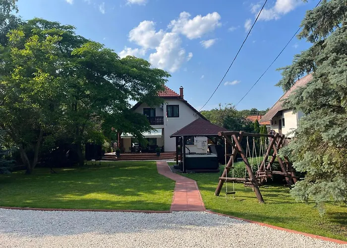 Aventurin House *** Гостевой дом Ревфюлёп