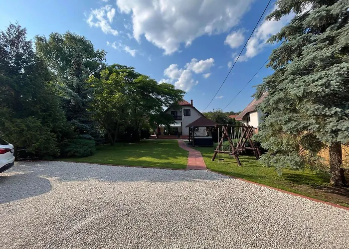 Гостевой дом Aventurin House *** Ревфюлёп